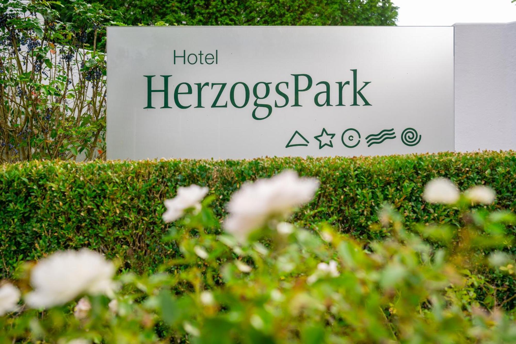 Hotel Herzogspark Herzogenaurach Eksteriør bilde